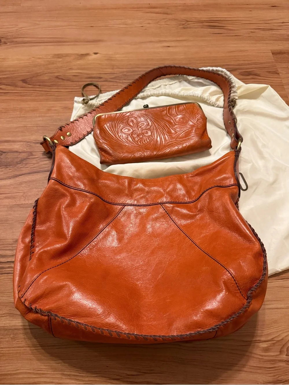 HOBO Leather Hobo Bag - Cognac Orange. Includes Wallet